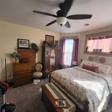 The Katherine Holle House-3